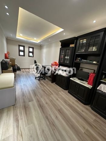 Jual Rumah Luas Megah Dengan View Cantik di Green Ville, Jakarta Barat Jual Rumah Luas Megah Dengan View Cantik di Green Ville, Jakarta Barat