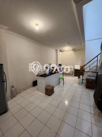 PROSPEK BAGUS! Ruko di Cengkareng, Luas 236m², Tingkat ROI Tinggi PROSPEK BAGUS! Ruko di Cengkareng, Luas 236m², Tingkat ROI Tinggi
