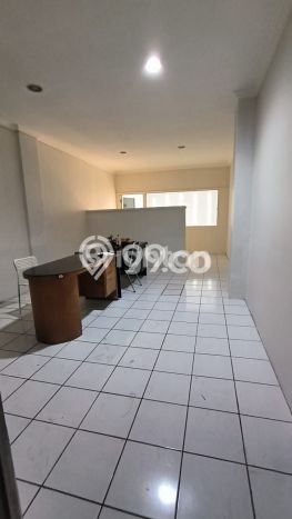 Ruko Disewakan di Cideng, Luas 350m², Kawasan Berkembang Ruko Disewakan di Cideng, Luas 350m², Kawasan Berkembang