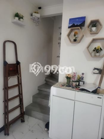Rumah di Meruya, Jakarta Barat, LT 104m² Bangunan 208m² Rumah di Meruya, Jakarta Barat, LT 104m² Bangunan 208m²