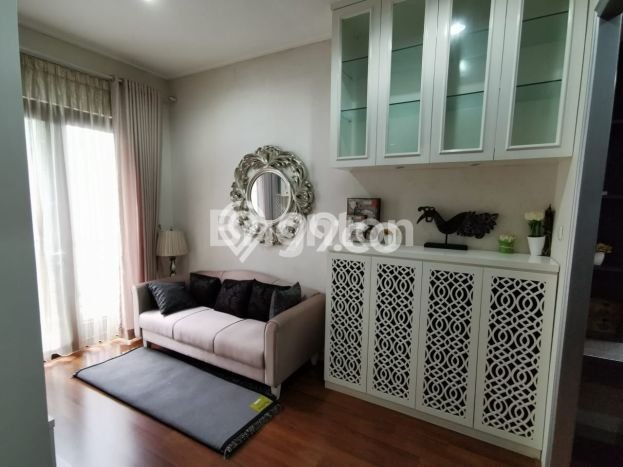Hunian Elit LB 250m2 Siap Pakai Desain Elegan di Angke, Jakarta Barat Hunian Elit LB 250m2 Siap Pakai Desain Elegan di Angke, Jakarta Barat