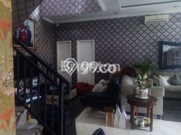 Rumah Modern di Rawamangun, Jakarta Timur, LT 160m² Bangunan 300m² Rumah Modern di Rawamangun, Jakarta Timur, LT 160m² Bangunan 300m²