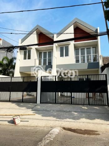 Dijual Rumah Luas Elegan Dengan View Eksklusif di Meruya, Jakarta Barat Dijual Rumah Luas Elegan Dengan View Eksklusif di Meruya, Jakarta Barat