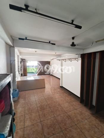 Dijual Rumah Luas Elegan Dengan View Eksklusif di Tomang, Jakarta Barat Dijual Rumah Luas Elegan Dengan View Eksklusif di Tomang, Jakarta Barat