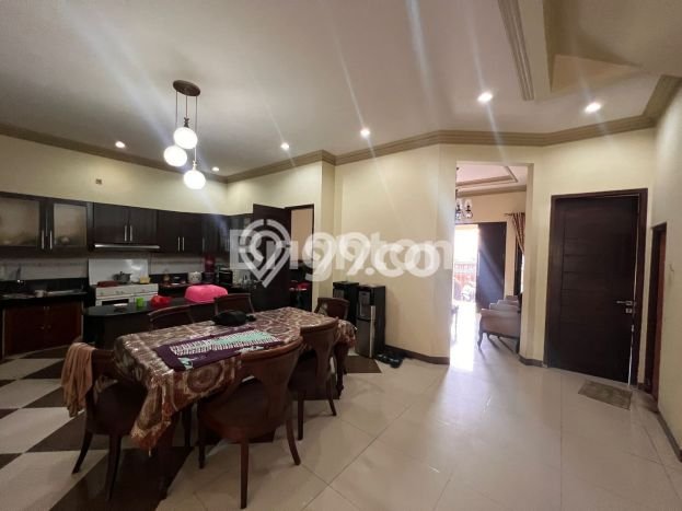 Ready to Use! Luxury House LT 250m2 Desain Elegan di Hayam Wuruk Ready to Use! Luxury House LT 250m2 Desain Elegan di Hayam Wuruk