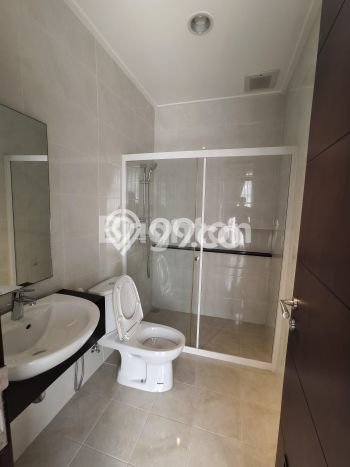 Rumah Elit Modern Tanpa Renovasi di Pantai Indah Kapuk Jakarta Utara Rumah Elit Modern Tanpa Renovasi di Pantai Indah Kapuk Jakarta Utara
