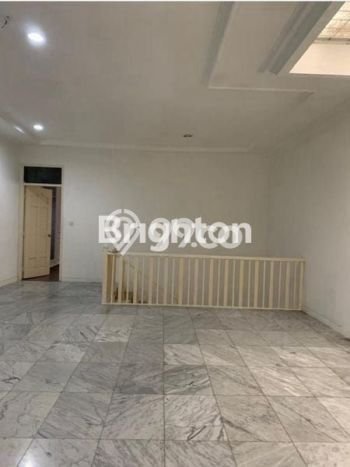 Hunian Elit LB 250m2 Siap Huni Desain Elegan di Tanjung Duren, Jakarta Barat Hunian Elit LB 250m2 Siap Huni Desain Elegan di Tanjung Duren, Jakarta Barat