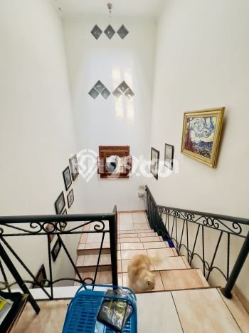 Siap Huni Rumah Mewah 3 Kamar di Menteng Dekat ke Mana Pun Siap Huni Rumah Mewah 3 Kamar di Menteng Dekat ke Mana Pun