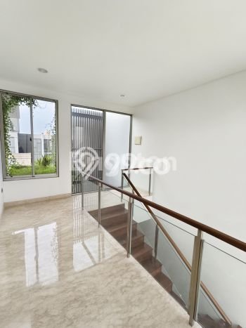 Hunian Elit LB 311m2 Siap Pakai Desain Elegan di Pantai Indah Kapuk, Jakarta Utara Hunian Elit LB 311m2 Siap Pakai Desain Elegan di Pantai Indah Kapuk, Jakarta Utara