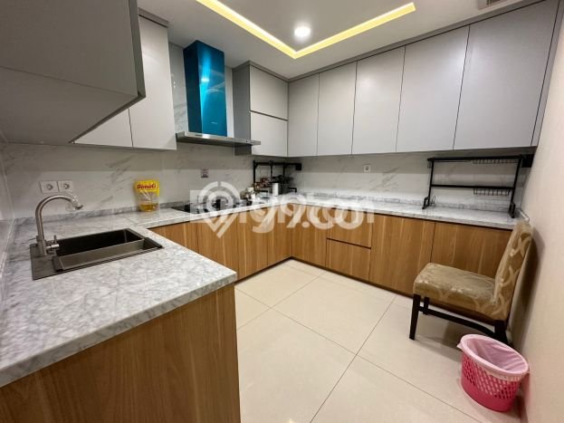 Jual Rumah Luas Megah Dengan View Cantik di Green Ville, Jakarta Barat Jual Rumah Luas Megah Dengan View Cantik di Green Ville, Jakarta Barat