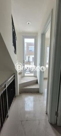 Dijual Rumah 3 Kamar Lokasi Ideal Bagus dan Strategis di Kelapa Gading Dijual Rumah 3 Kamar Lokasi Ideal Bagus dan Strategis di Kelapa Gading