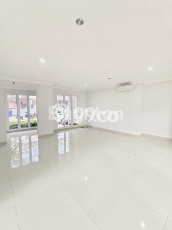 LOKASI PREMIUM! Rumah Berkembang di Gading Serpong, LT 288m² LB 216m² LOKASI PREMIUM! Rumah Berkembang di Gading Serpong, LT 288m² LB 216m²