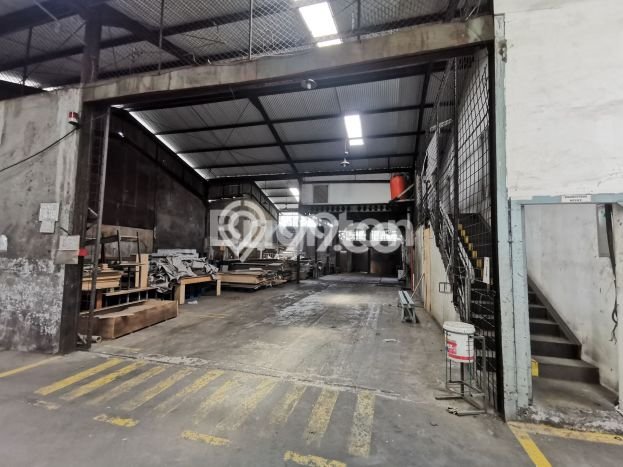 Gudang untuk Disewa di Pusat Jakarta Barat Luas Bangunan 596m2 Gudang untuk Disewa di Pusat Jakarta Barat Luas Bangunan 596m2