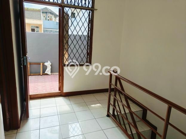 Rumah di Tomang, 3 KT, Lingkungan Premium, LT 75m² LB 100m² Rumah di Tomang, 3 KT, Lingkungan Premium, LT 75m² LB 100m²