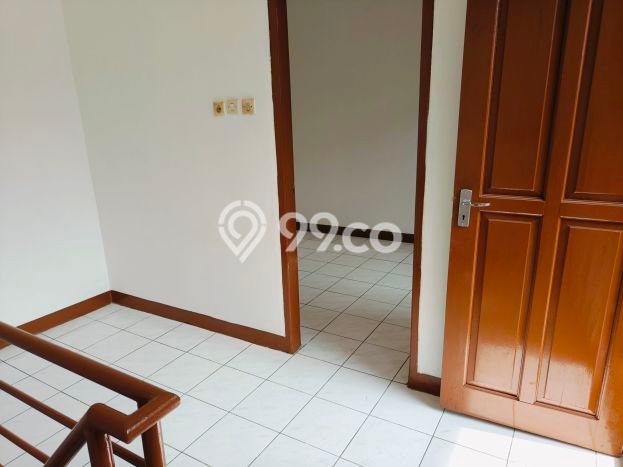 Rumah di Tomang, 3 KT, Lingkungan Premium, LT 75m² LB 100m² Rumah di Tomang, 3 KT, Lingkungan Premium, LT 75m² LB 100m²