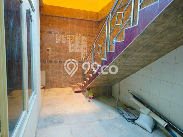 Rumah di Tomang, Lingkungan Strategis, 2 KM Rumah di Tomang, Lingkungan Strategis, 2 KM