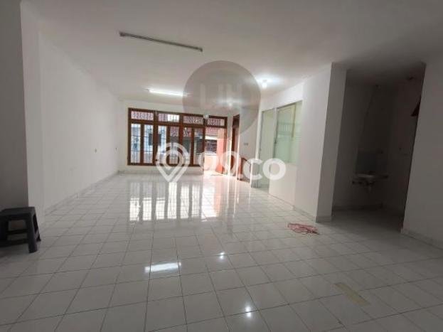 Hunian Elit LB 300m2 Siap Huni Desain Elegan di Tomang, Jakarta Barat Hunian Elit LB 300m2 Siap Huni Desain Elegan di Tomang, Jakarta Barat
