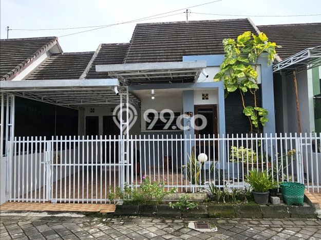 Dijual Rumah 3 Kamar Lokasi Strategis Nyaman dan Strategis di Depok Dijual Rumah 3 Kamar Lokasi Strategis Nyaman dan Strategis di Depok
