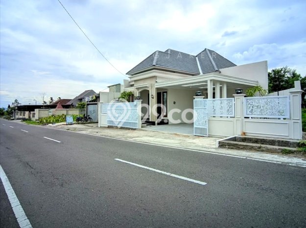 For Sale Rumah 4 Kamar Lokasi Ideal Nyaman dan Strategis di Ngemplak For Sale Rumah 4 Kamar Lokasi Ideal Nyaman dan Strategis di Ngemplak
