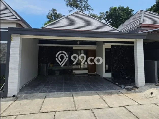 Rumah Modern 3 KT di Sleman Yogyakarta Unfurnished Rumah Modern 3 KT di Sleman Yogyakarta Unfurnished