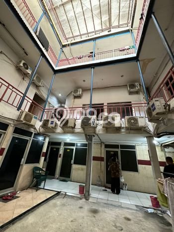 Rumah kawasan Grogol, Jakarta Barat, Luas 384m² Bangunan 450m² Rumah kawasan Grogol, Jakarta Barat, Luas 384m² Bangunan 450m²