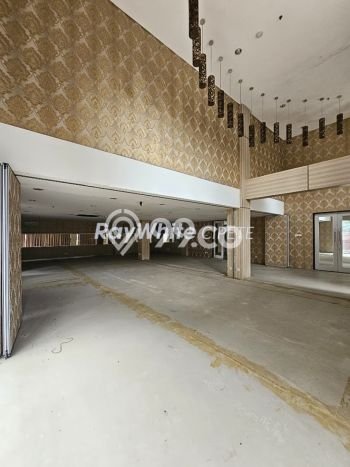INVESTASI MENGUNTUNGKAN! Hotel di , Luas 2252m2m², Potensi Sewa Tinggi INVESTASI MENGUNTUNGKAN! Hotel di , Luas 2252m2m², Potensi Sewa Tinggi