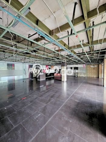 INVESTASI MENGUNTUNGKAN! Hotel di , Luas 2252m2m², Potensi Sewa Tinggi INVESTASI MENGUNTUNGKAN! Hotel di , Luas 2252m2m², Potensi Sewa Tinggi
