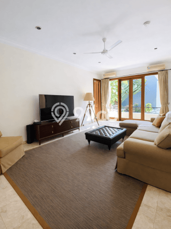 Hunian Ideal dengan LT 570m2 & LB 465m2 Disewakan di Pondok Indah Hunian Ideal dengan LT 570m2 & LB 465m2 Disewakan di Pondok Indah