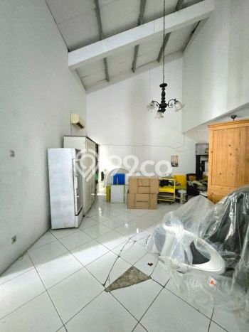 Rumah Elit Modern Tanpa Renovasi di Pondok Indah Jakarta Selatan Rumah Elit Modern Tanpa Renovasi di Pondok Indah Jakarta Selatan