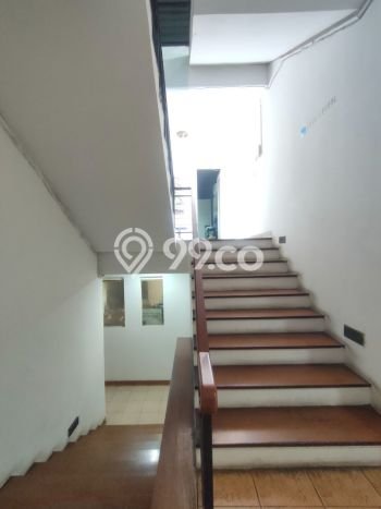 Siap Huni Rumah Mewah 10 Kamar di Cilandak Dekat ke Mana Pun Siap Huni Rumah Mewah 10 Kamar di Cilandak Dekat ke Mana Pun