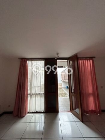 Disewakan Rumah Murah di Gandaria Jakarta Selatan dengan 3 Kamar Tidur Disewakan Rumah Murah di Gandaria Jakarta Selatan dengan 3 Kamar Tidur