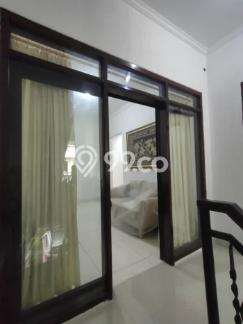 Lokasi strategis! Rumah siap pakai disewakan di Kebayoran Baru LB 150m2 Lokasi strategis! Rumah siap pakai disewakan di Kebayoran Baru LB 150m2