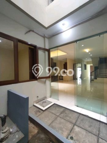Rumah Cantik Siap Pakai Di Kebayoran Baru Luas 200m2 Lokasi Strategis Rumah Cantik Siap Pakai Di Kebayoran Baru Luas 200m2 Lokasi Strategis