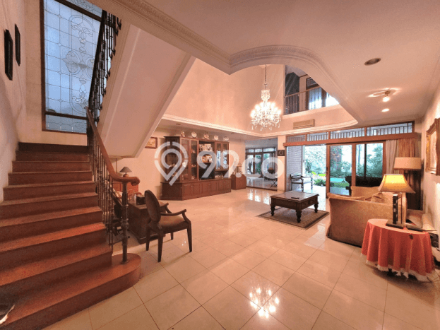 Ready to Use! Luxury House LT 850m2 Desain Modern di Gandaria Ready to Use! Luxury House LT 850m2 Desain Modern di Gandaria