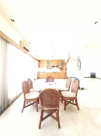 Siap Huni Rumah Mewah 5 Kamar di Tebet Dekat ke Mana Pun Siap Huni Rumah Mewah 5 Kamar di Tebet Dekat ke Mana Pun