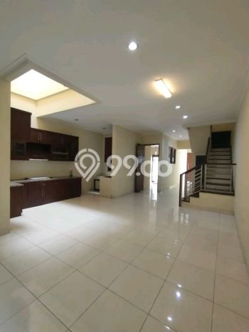 Rumah Cantik Siap Pakai Di Kebayoran Baru Luas 200m2 Lokasi Strategis Rumah Cantik Siap Pakai Di Kebayoran Baru Luas 200m2 Lokasi Strategis
