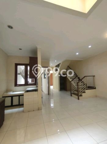 Rumah Cantik Siap Pakai Di Kebayoran Baru Luas 200m2 Lokasi Strategis Rumah Cantik Siap Pakai Di Kebayoran Baru Luas 200m2 Lokasi Strategis