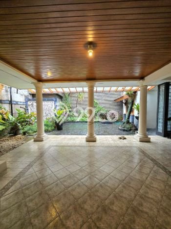 Siap Huni Rumah Mewah 5 Kamar di Menteng Dekat ke Mana Saja Siap Huni Rumah Mewah 5 Kamar di Menteng Dekat ke Mana Saja