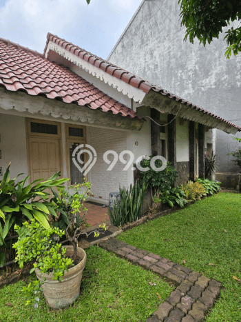 Ready to Use! Luxury House LT 410m2 Desain Elegan di Cipete Ready to Use! Luxury House LT 410m2 Desain Elegan di Cipete