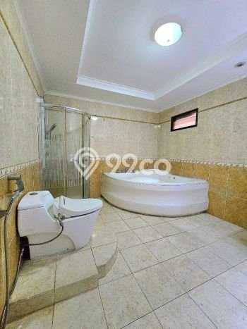 Siap Huni Rumah Mewah 5 Kamar di Menteng Dekat ke Mana Saja Siap Huni Rumah Mewah 5 Kamar di Menteng Dekat ke Mana Saja