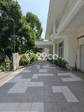 Dijual Rumah Luas Elegan Dengan View Cantik di Pondok Indah, Jakarta Selatan Dijual Rumah Luas Elegan Dengan View Cantik di Pondok Indah, Jakarta Selatan