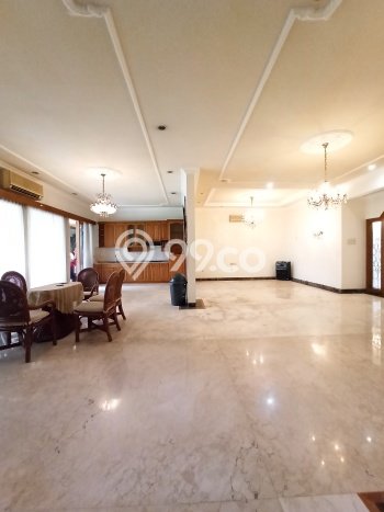 Siap Huni Rumah Mewah 5 Kamar di Tebet Dekat ke Mana Pun Siap Huni Rumah Mewah 5 Kamar di Tebet Dekat ke Mana Pun