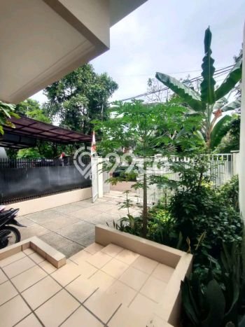 Rumah Cantik Siap Pakai Di Kebayoran Baru Luas 200m2 Lokasi Strategis Rumah Cantik Siap Pakai Di Kebayoran Baru Luas 200m2 Lokasi Strategis