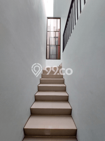 Rumah Luxury Modern Tanpa Renovasi di Cireundeu Tangerang Rumah Luxury Modern Tanpa Renovasi di Cireundeu Tangerang