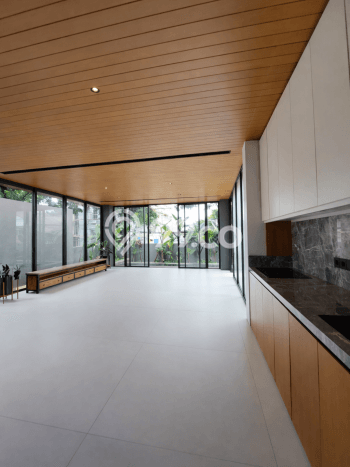 Ready to Use! Premium House LT 224m2 Desain Elegan di Kemang Ready to Use! Premium House LT 224m2 Desain Elegan di Kemang