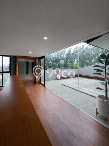 Ready to Use! Premium House LT 224m2 Desain Elegan di Kemang Ready to Use! Premium House LT 224m2 Desain Elegan di Kemang