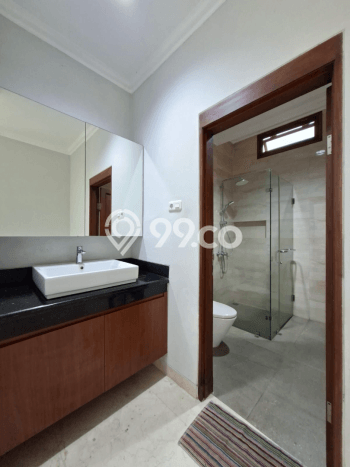Ready to Use! Luxury House LT 410m2 Desain Modern di Pondok Indah Ready to Use! Luxury House LT 410m2 Desain Modern di Pondok Indah