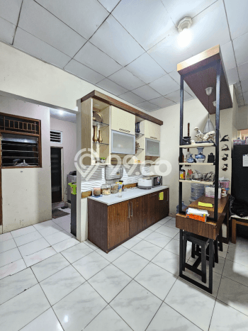 Peluang Investasi! Rumah Kost Dijual di Kebayoran Baru, Jakarta Selatan, 15 KT, 3 KM, Luas 200m2 Peluang Investasi! Rumah Kost Dijual di Kebayoran Baru, Jakarta Selatan, 15 KT, 3 KM, Luas 200m2