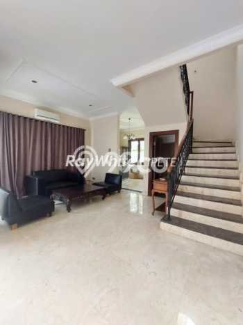 Rumah Elit Modern Siap Huni di Ampera Jakarta Selatan Rumah Elit Modern Siap Huni di Ampera Jakarta Selatan