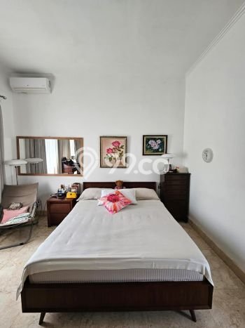 Rumah Luxury Modern Tanpa Renovasi di Pejaten Jakarta Selatan Rumah Luxury Modern Tanpa Renovasi di Pejaten Jakarta Selatan